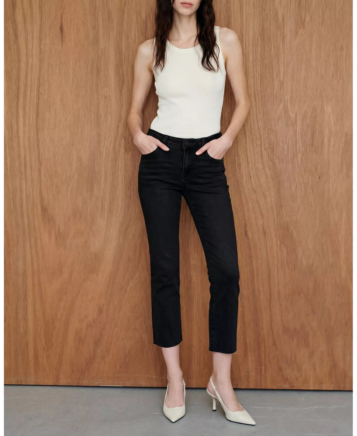 Bayeas Mid Rise Frayed Hem Denim Short Length