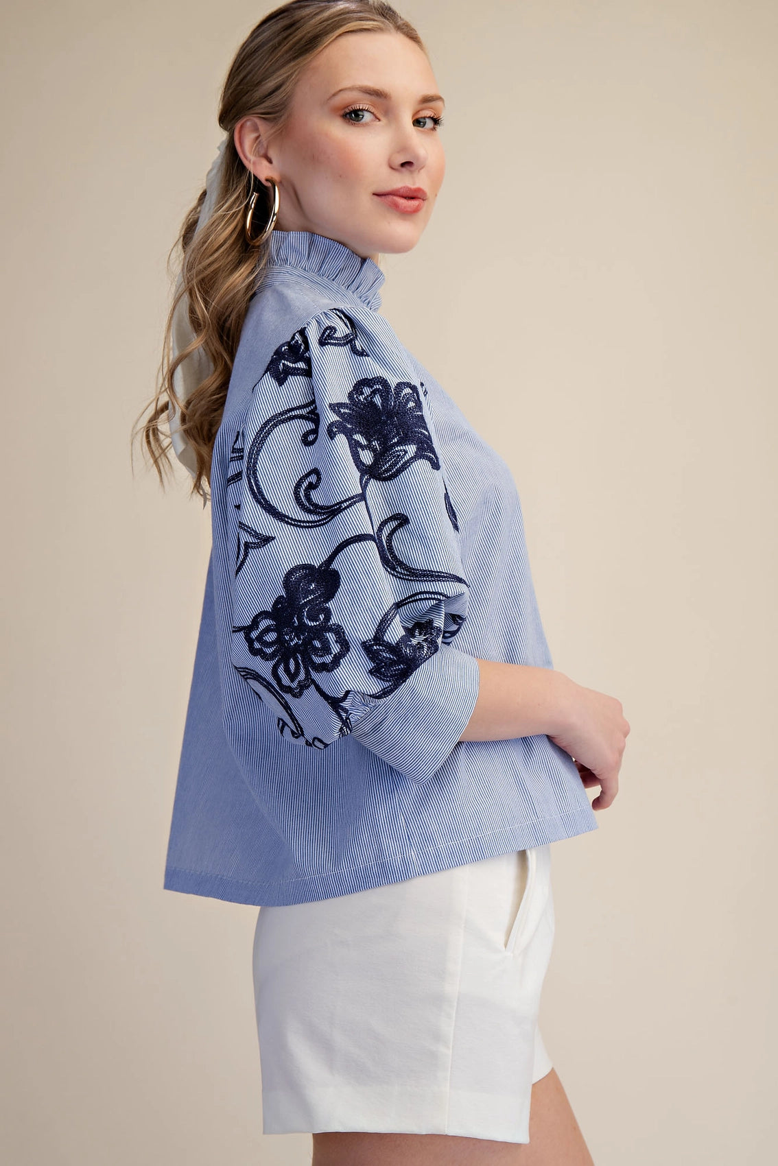 Ruffle Neck Embroidery Puff Sleeve Blouse