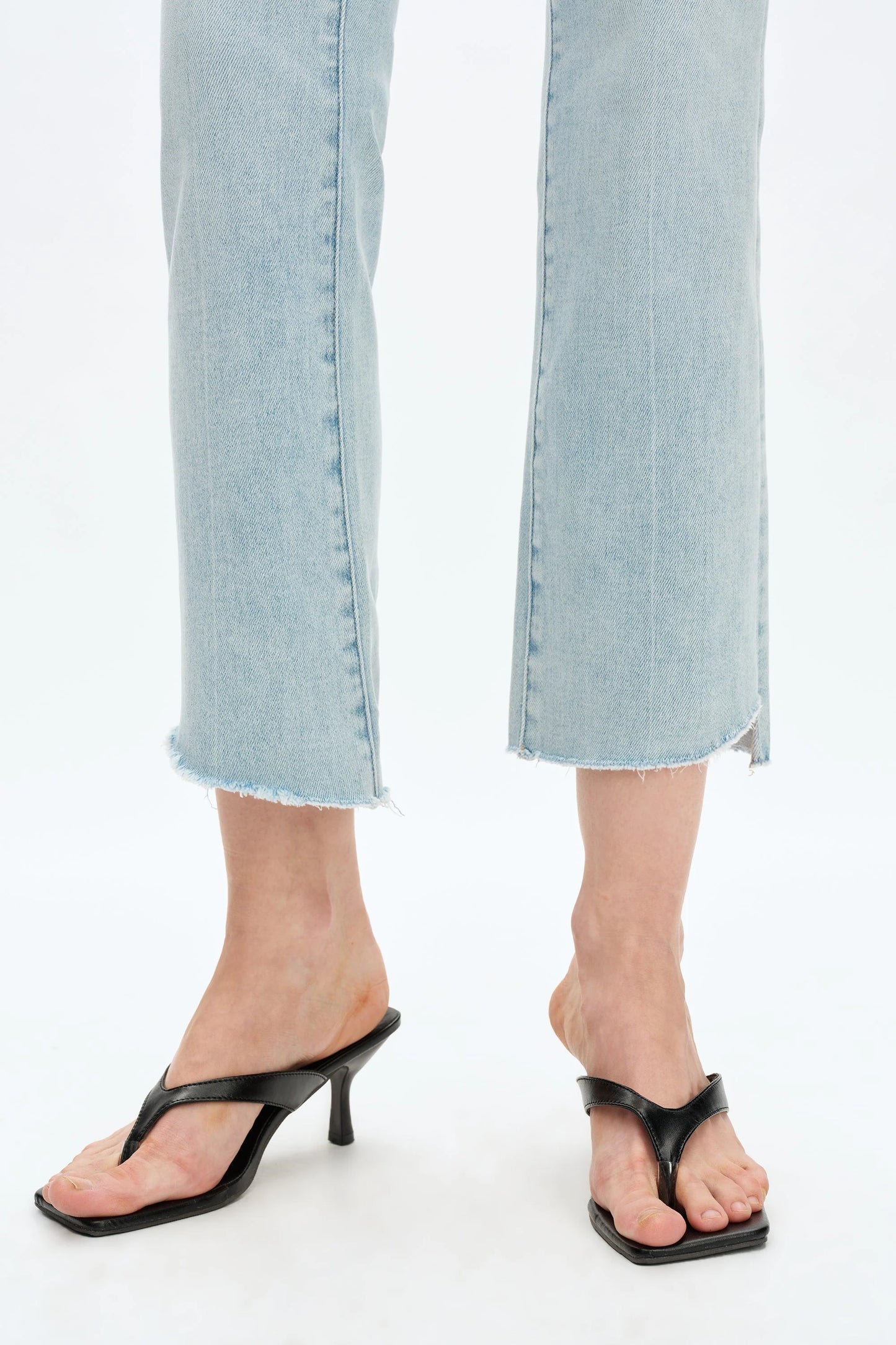 Bayeas Mid Rise Frayed Hem Denim Short Length