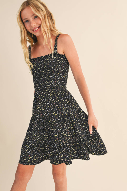 TWEEN KIDS SMOCKED KNIT SHORT DRESS (7-12)