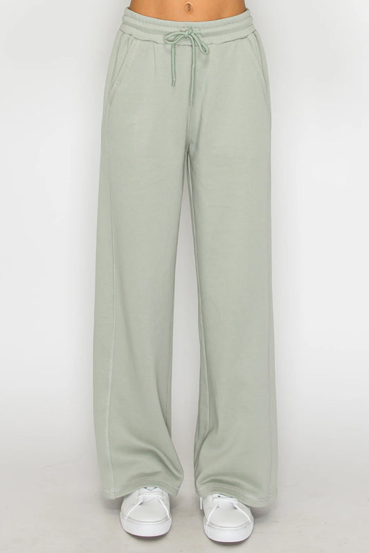 Core Wide-Leg Sweatpant