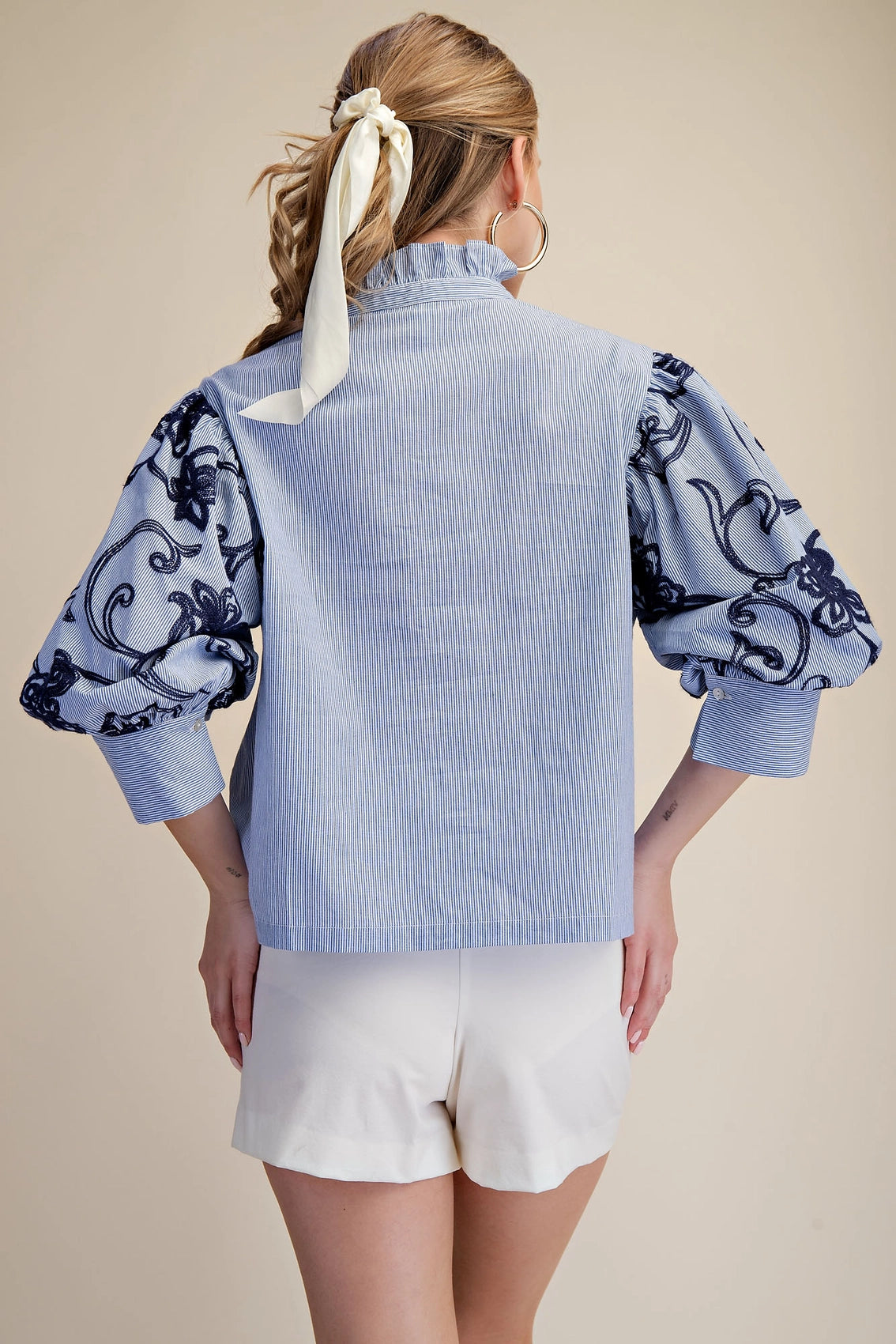 Ruffle Neck Embroidery Puff Sleeve Blouse