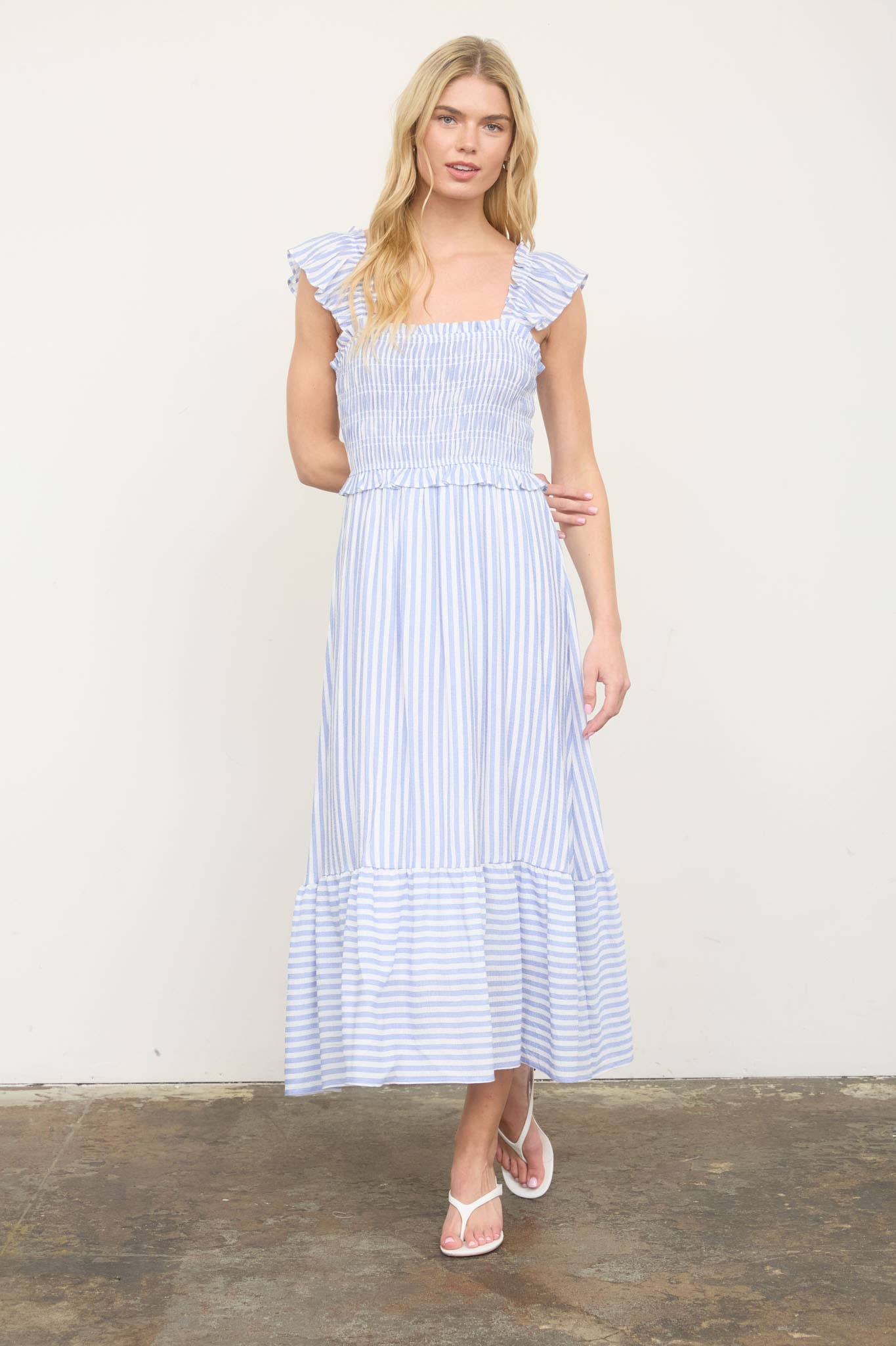 blue pepper dress floral eyelet with adjustable straps! S-L, $46! Head in store this weekend to try in on! Friday 10-6, Saturday 10-3! Or head to the website and grab yours! Yes we ship! Casual dresses A smocked back enhances the comfort and shape of this sleeveless denim midi finished with a swingy flared skirt. Blu Pepper Women's Smocked Maxi